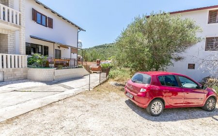 Apartments IvaT Rogoznica