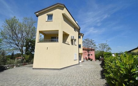 Apartments Mario Malinska