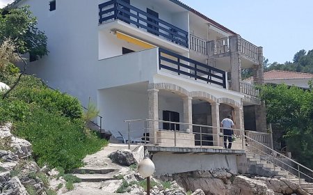 Apartments Teo i Ivana Bogomolje