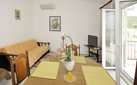 Apartmanok Parkolóhellyel Dugi Rat, Omis - 11483 Dugi Rat