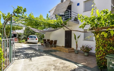 Apartments Jelka Rogoznica