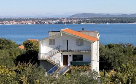 Apartmanok Parkolóhellyel Tkon, Pasman - 5827 Tkon