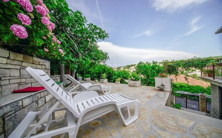 Apartmanok Parkolóhellyel Splitska, Brac - 2857 Splitska