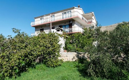 Apartments Zdenka Grebastica