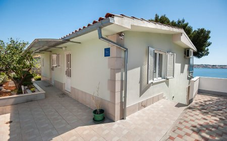 Apartments Nenad Trogir