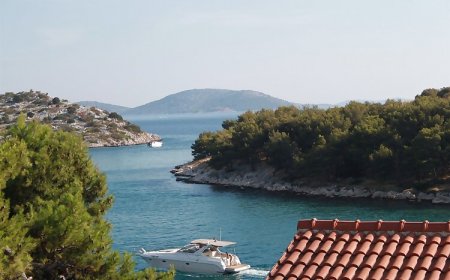 Apartments Tribunj Mali mago