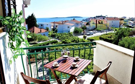 Apartmanok Parkolóhellyel Primosten - 15499 Primošten