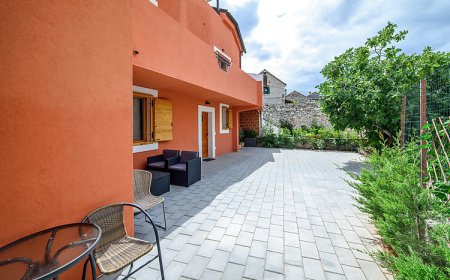 Apartments Oršula near old town Sibenik