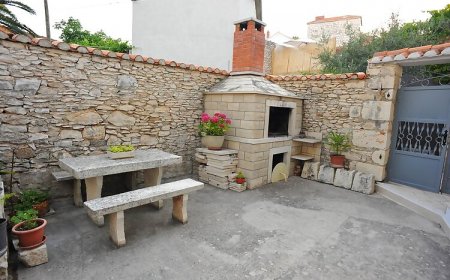 Apartmani Piv Sutivan