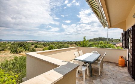 Apartmanok Parkolóhellyel Murter - 5088