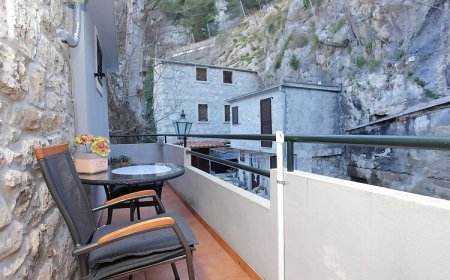 Apartmanok Parkolóhellyel Omis - 4327 Omiš