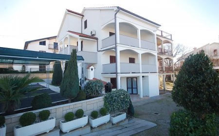 Apartment Maloic Njivice