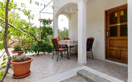 Apartmanok A Tenger Mellett Pisak, Omis - 15177 Pisak