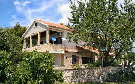 Apartmanok Parkolóhellyel Murter - 5117