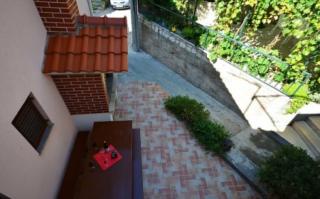 Apartmanok A Tenger Mellett Pisak, Omis - 7521 Pisak