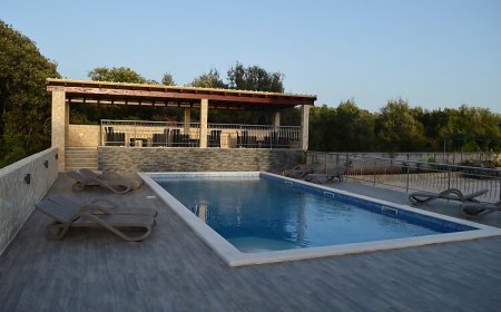 Apartmanok Családok Részére Medencével Öböl Ljubljeva, Trogir - 14314 Ljubljeva