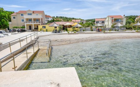 Apartment L and S on The Beach Ugrinic