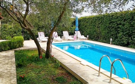 Apartmanok Medencével Mavarstica, Ciovo - 2053 Mavarštica