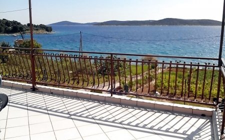 Apartmanok A Tenger Mellett Sepurine, Prvic - 4238 Šepurine