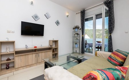 Apartmanok és Szobák Parkolóhellyel Grebastica, Sibenik - 17831 Grebaštica