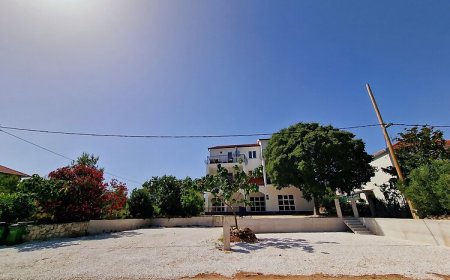 Apartments Esthera Okrug Donji