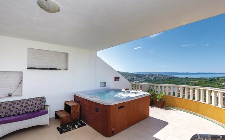 Apartman Žrnovnica - CDE339