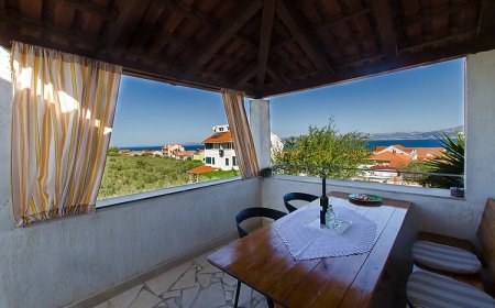 Apartmanok Parkolóhellyel Supetar, Brac - 7631 Supetar