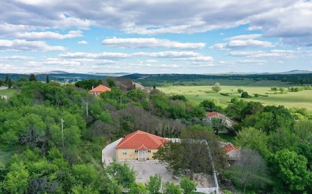 House Yellow Sun Benkovac