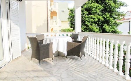 Apartments Crystal 4 Rooms Promajna