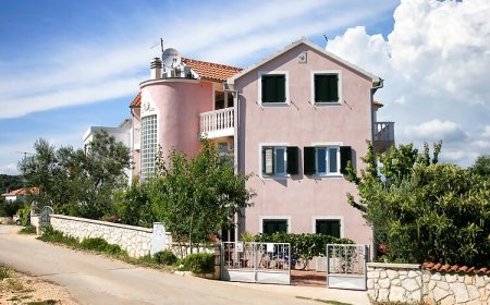 Apartmanok Parkolóhellyel Jezera, Murter - 5121 Jezera