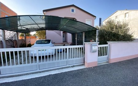 Paradise Apartmanház Vir