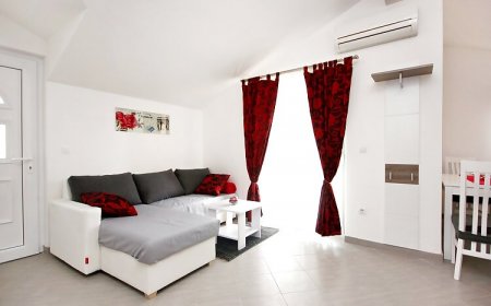 Apartmanok A Tenger Mellett Vinisce, Trogir - 10008 Vinišće