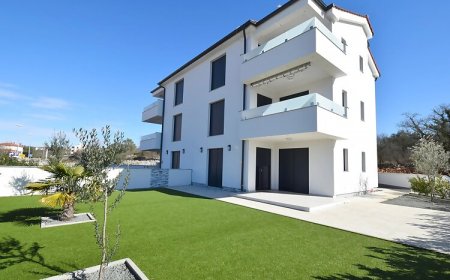 Apartments Frankie Bogovići