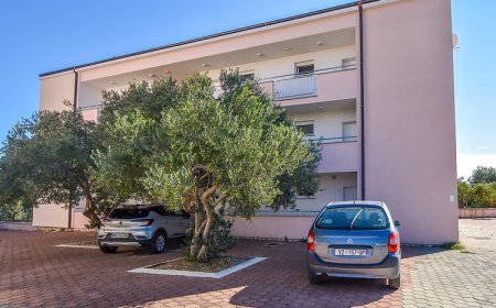 Apartments Lucretia Kraj