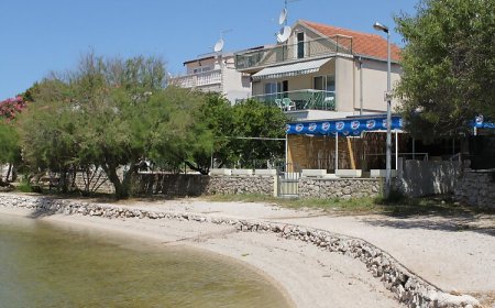 Apartmanok A Tenger Mellett Grebastica, Sibenik - 6437 Grebaštica