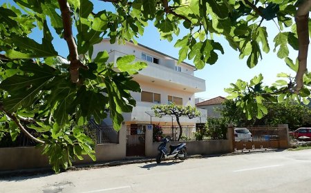 Apartmanok Parkolóhellyel Vinisce, Trogir - 11075 Vinišće
