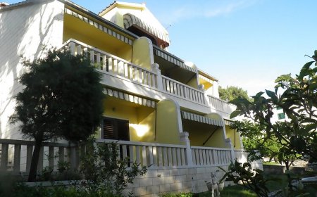 Apartmani Angela Brela