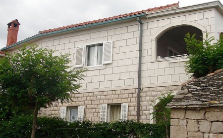 Apartman Emilija Postira