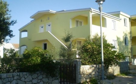Apartments Cecilija Povljana