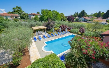 Apartmanok Családok Részére Medencével Basanija, Umag - 3402 Bašanija