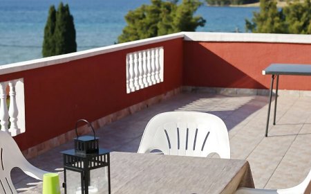 Apartments Saphron beach Mrljane