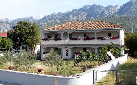 Apartmanok Parkolóhellyel Seline, Paklenica - 6603 Seline