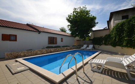 Apartmanok Családok Részére Medencével Vir - Lozice, Vir - 18538 Vir - Lozice