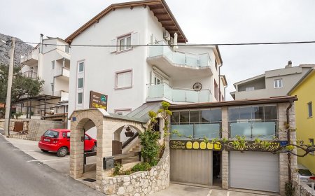 Apartmanok és Szobák A Tenger Mellett Nemira, Omis - 2781 Nemira