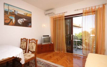 Apartmanok és Szobák Parkolóhellyel Vodice - 6260