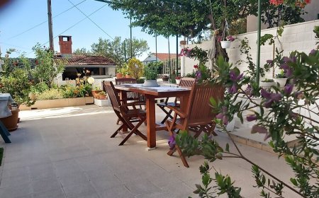 Apartmanok és Szobák Parkolóhellyel Hvar - 13161