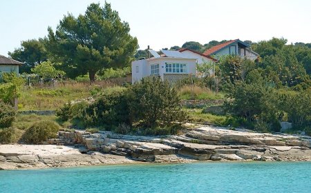 House Captain House Zirje