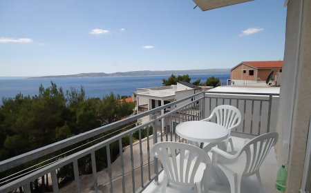 Apartmanok és Szobák Parkolóhellyel Brela, Makarska - 6895 Brela