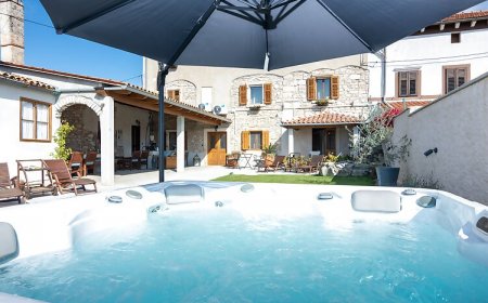 Apartmanok és Szobák Parkolóhellyel Loborika, Pula - 12983 Loborika