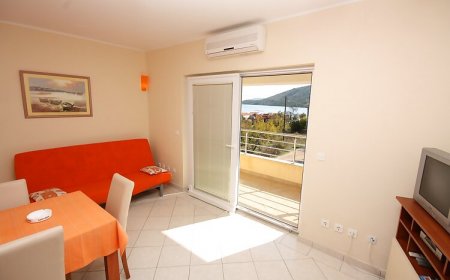 Apartmanok A Tenger Mellett Vinisce, Trogir - 5229 Vinišće